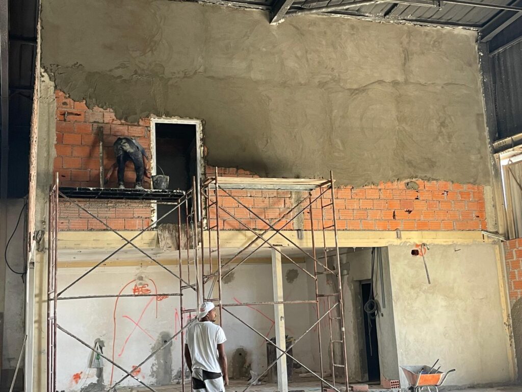 Equipa Navegante Construções em obra de conservação e manutenção de edifícios em Lisboa