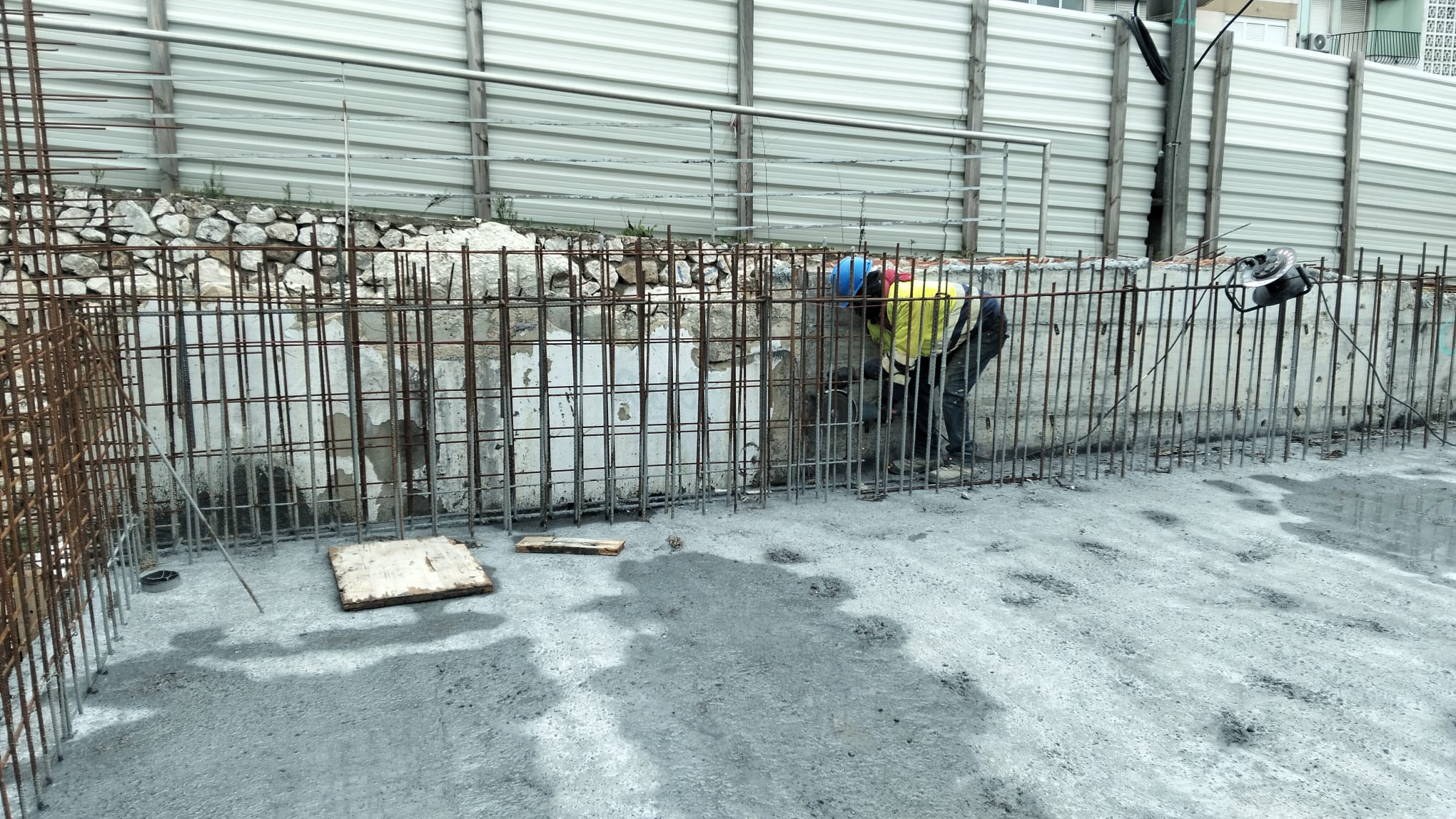 Obra de fundações com sapatas de betão armado — Navegante Construções