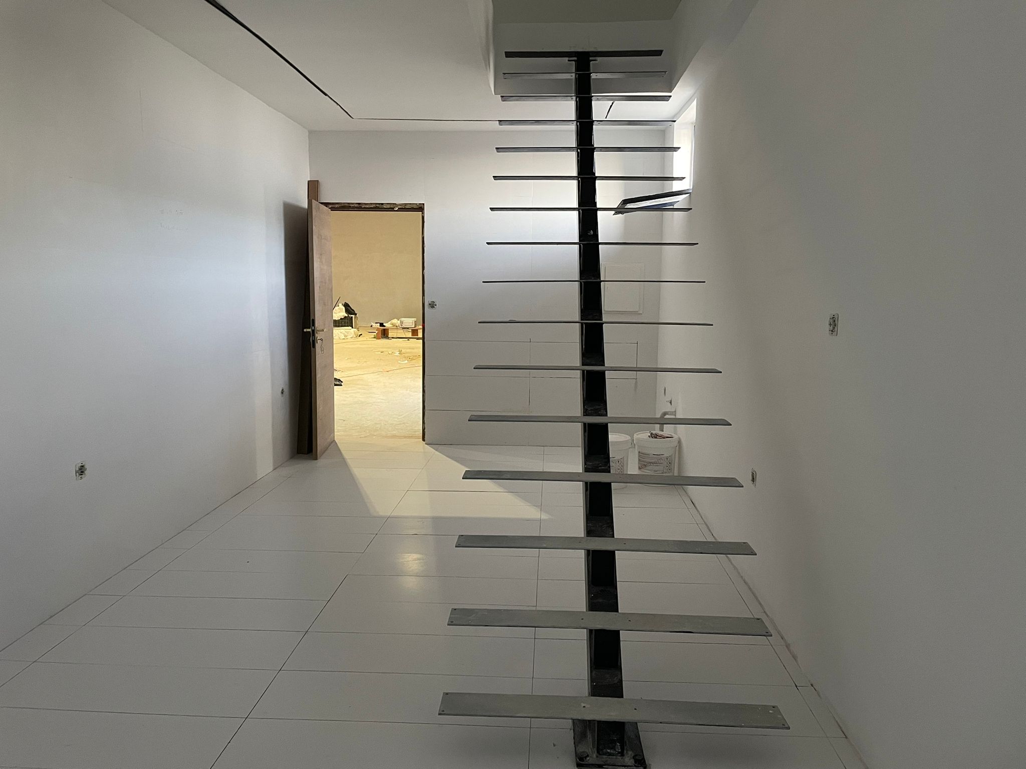 Equipa da Navegante Construções em obra de construção civil — empreiteiro profissional em Lisboa